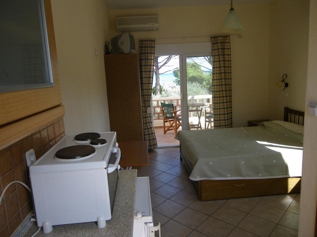 Elena Apartments Nikiti  Esterno foto